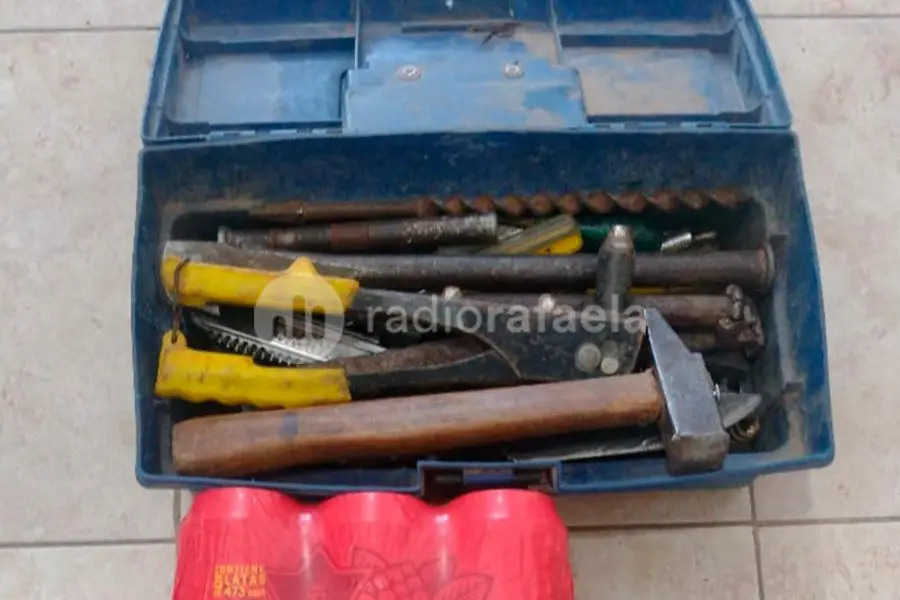 Descubrió a su hermano menor de edad con elementos mal habidos y lo denunció