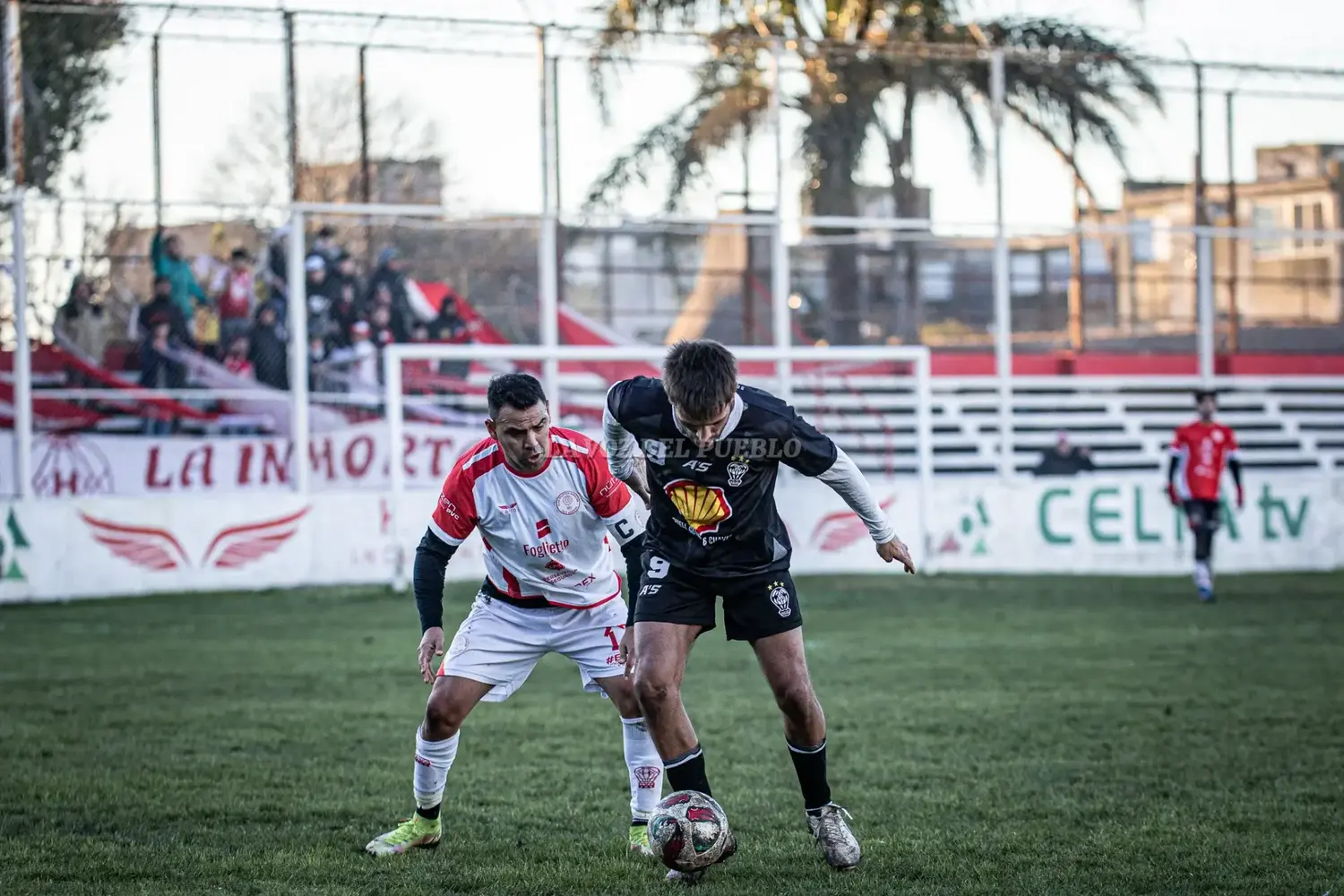 El duelo de huracanes terminó en empate por 2-2