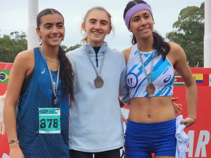 Sofi Fregona ganó el oro y obtuvo un nueva marca personal en los 2000 m con obstáculos. Foto:IG S.Fregona