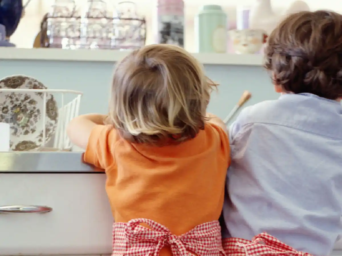 Cómo hacer para que  toda la familia ayude  con las tareas del hogar