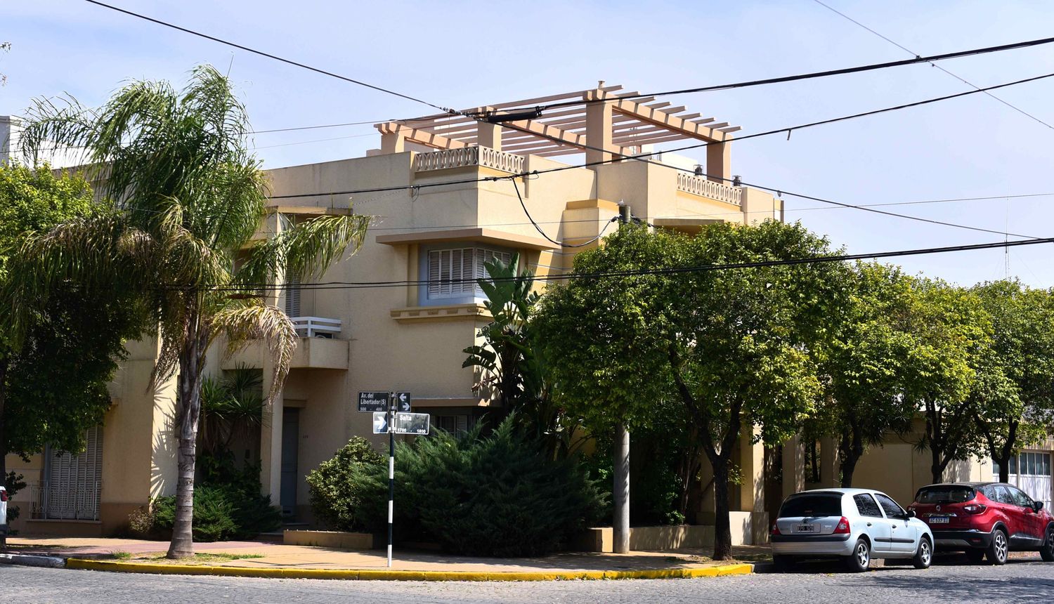 Avenida Libertador Sur 408 (esquina Salta)