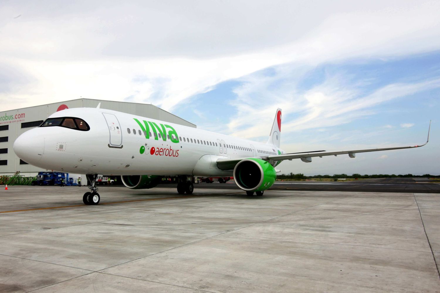 Tráfico de pasajeros de Viva Aerobus tocó el piso más bajo en cuatro meses