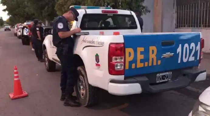 Brutal intento de femicidio: un joven atacó apuñaló múltiples veces a su expareja con un destornillador