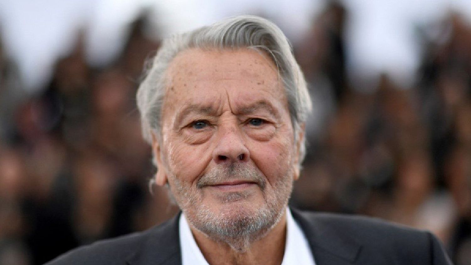 Fiscalía abre investigación sobre posibles abusos contra Alain Delon