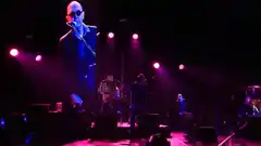 El Indio Solari sorprendió con dos estrenos en masivo show virtual