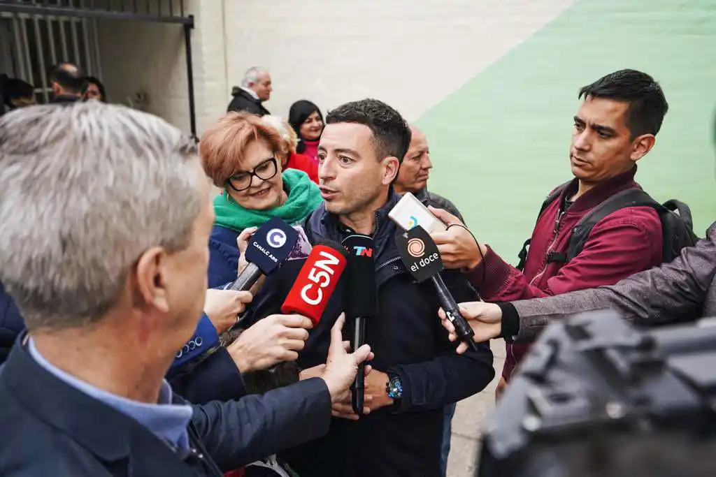 De Loredo habló con la prensa tras emitir su voto.