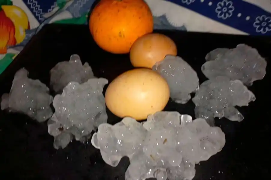 Impresionante granizada en Entre Ríos con piedras del tamaño de huevos y naranjas