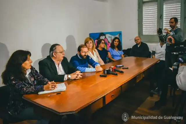 Autoridades intentaron llevar tranquilidad a los vecinos ante los casos de gastroenteritis