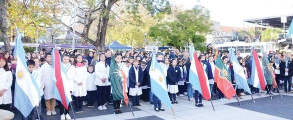 Concordia celebró el Día de la Bandera