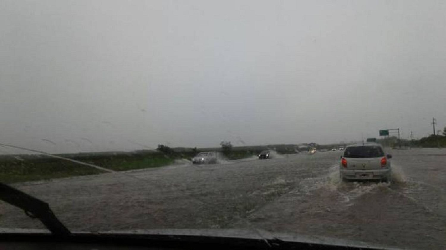 Recomiendan circular con precaución y no transitar caminos de tierra