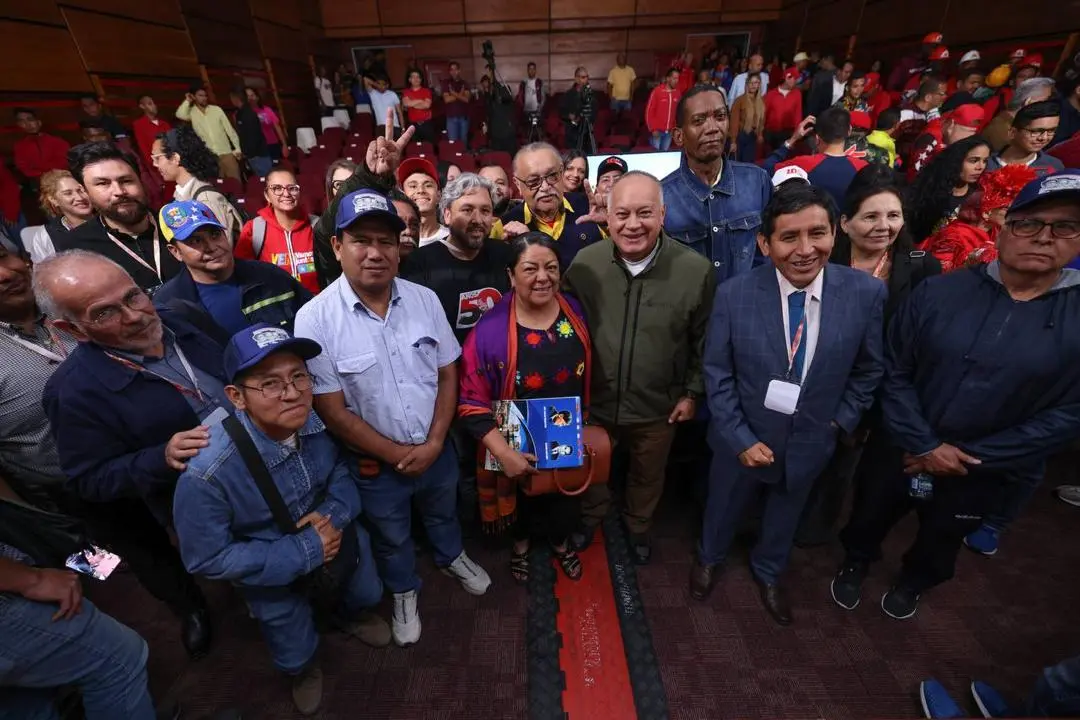 DIOSDADO ATIZA LA CANDELA y enfrenta a María Corina con Manuel Rosales