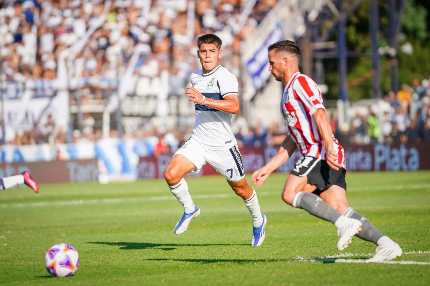 El encuentro se disputará en el Estadio "Jorge Luis Hirschi".