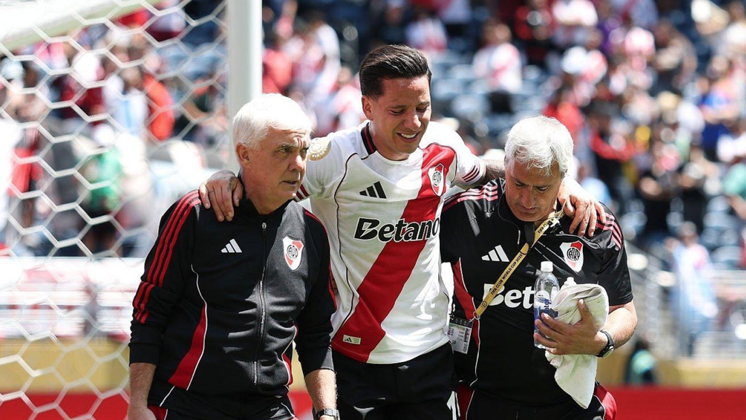 Driussi se retiró del campo casi sin poder caminar