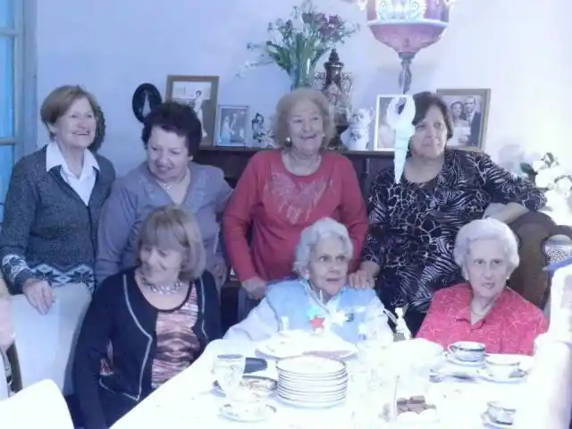 “El Debate Pregón” saluda a los  Maestros en su día