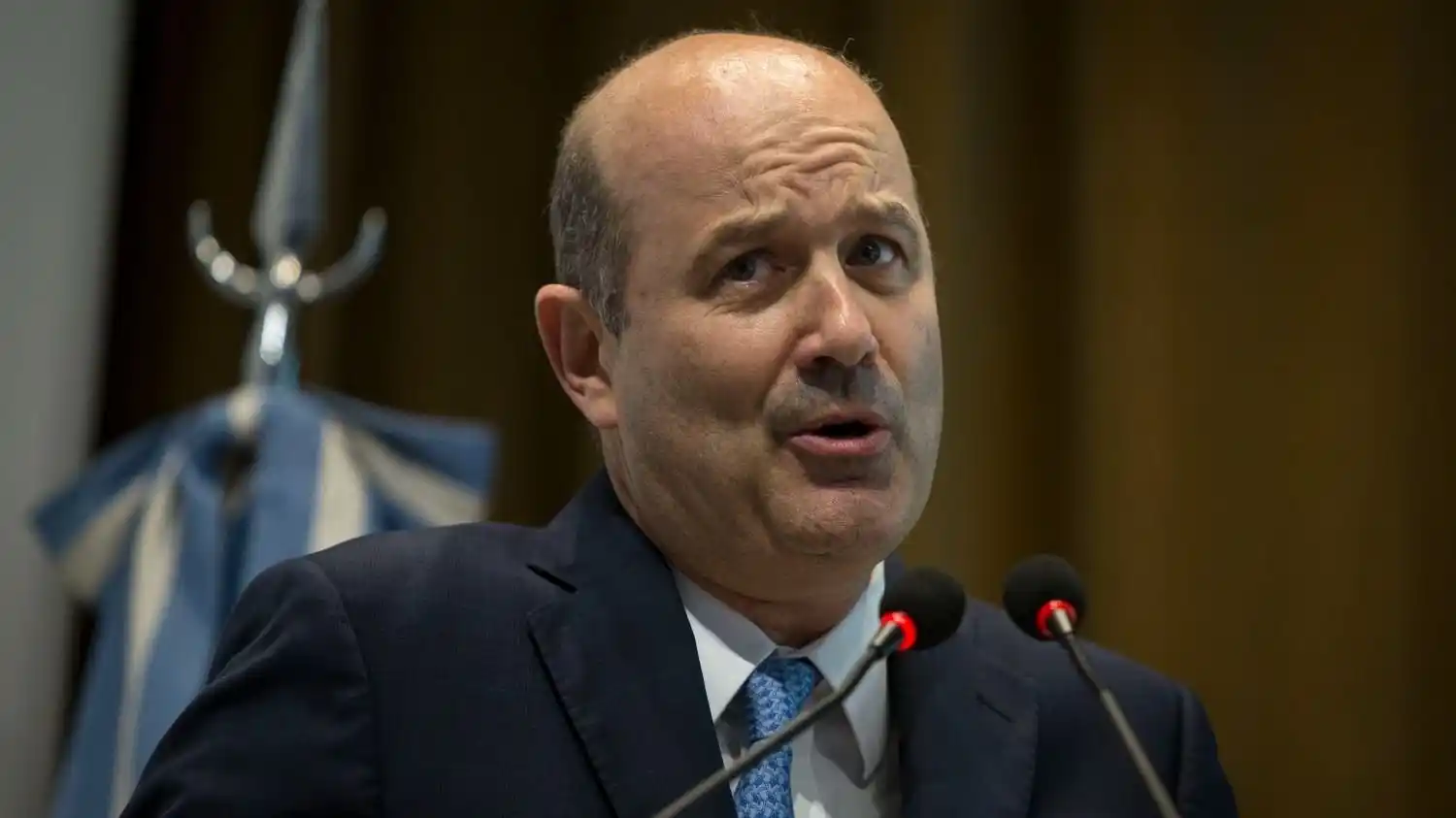 Sturzenegger adelantó que no buscará prorrogar las facultades delegadas y que habrá más cierre de organismos