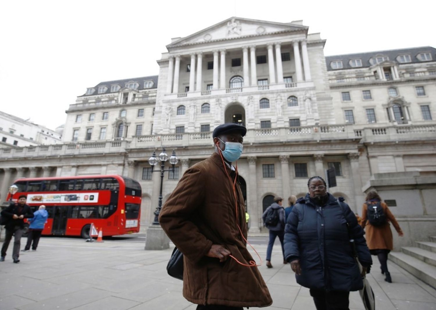 Inglaterra recupera hoy una mayor movilidad tras la estricta cuarentena