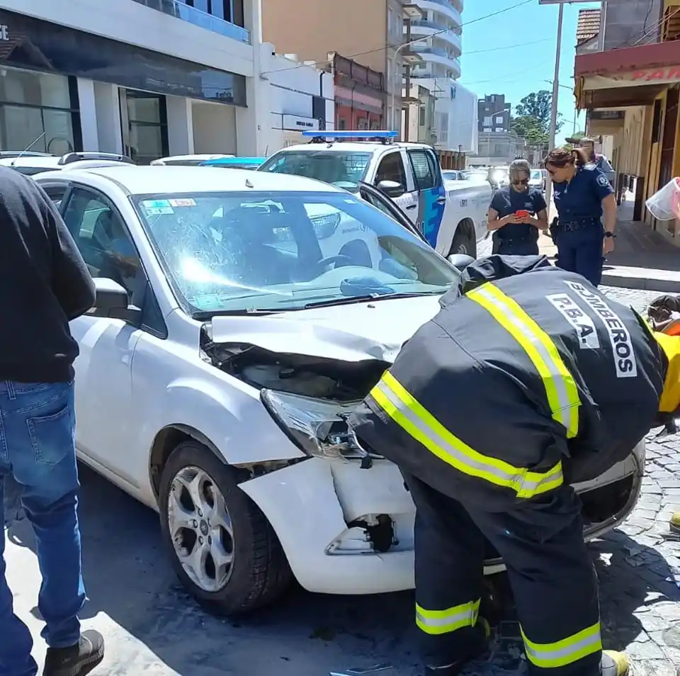 Fuerte accidente en la esquina de Alem y Mitre
