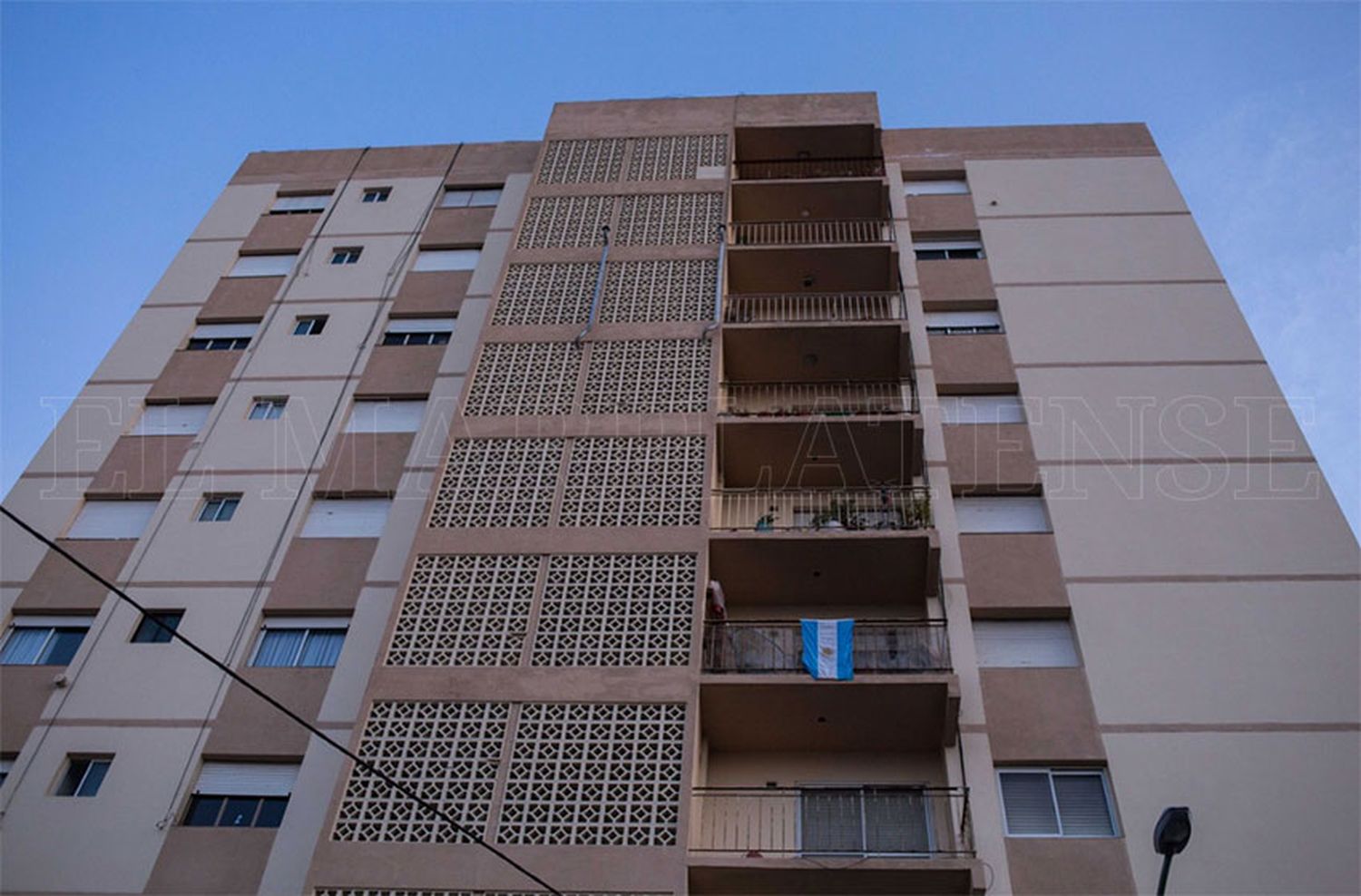 Murió un nene al caer de un sexto piso