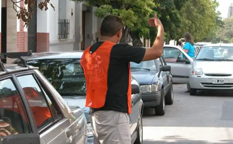 La Legislatura de Córdoba rechazó el proyecto sobre los cuidacoches.