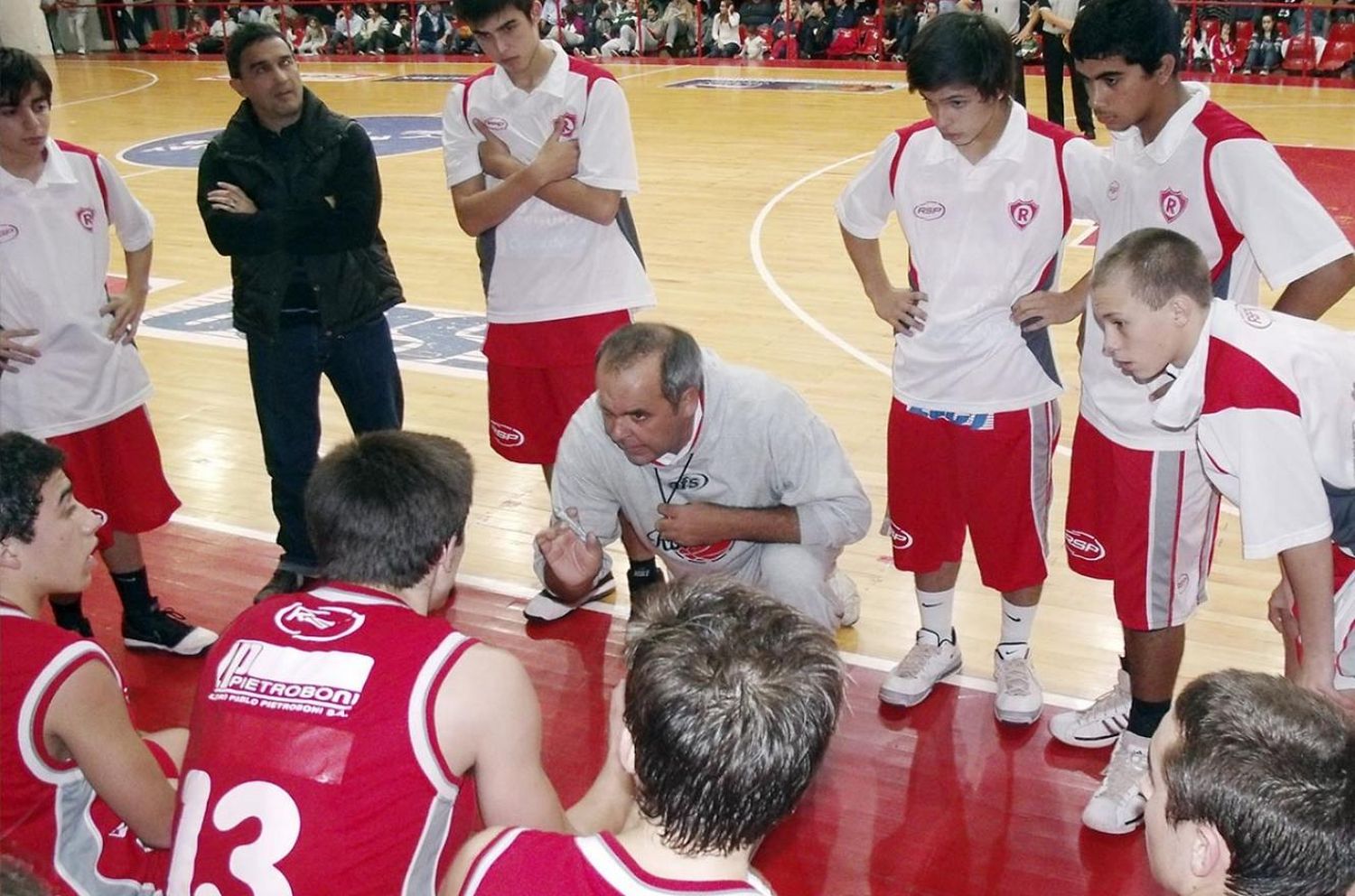 Básquet: Carlos Pérez es el nuevo coach de Tomás de Rocamora