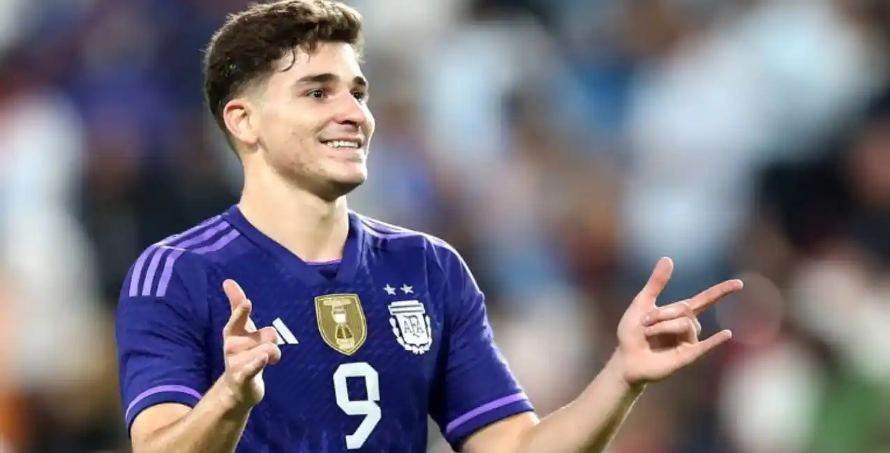 ¿Por qué le dicen “araña” a Julián Álvarez?