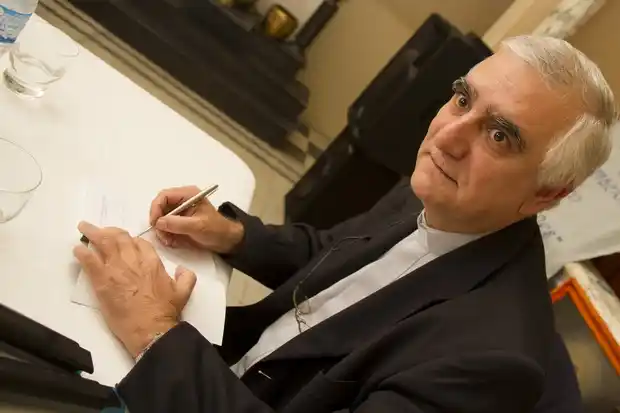 Lozano negó ser candidato a conducir la diócesis rosarina