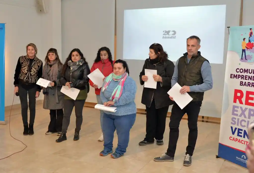 Emprendedores tandilenses recibieron aportes del Municipio.