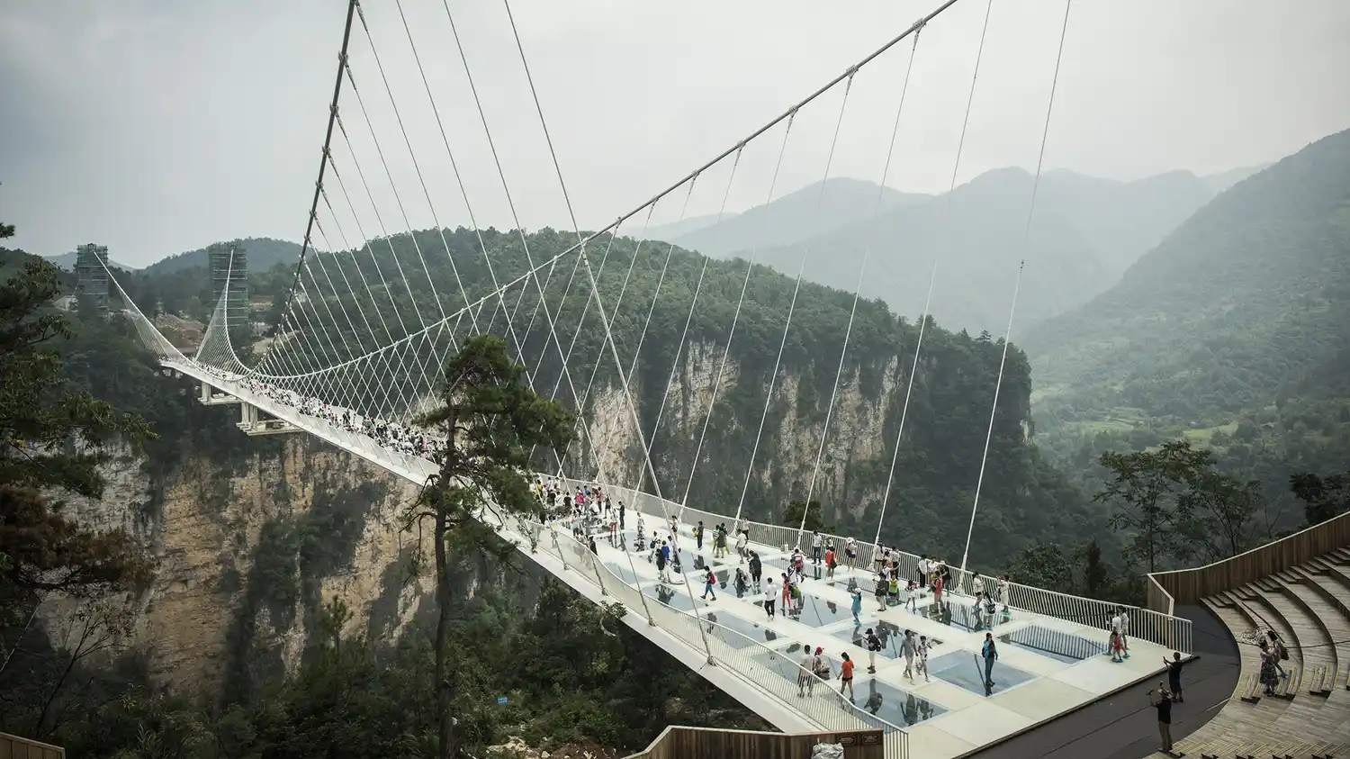 Cerraron el famoso puente de cristal en China