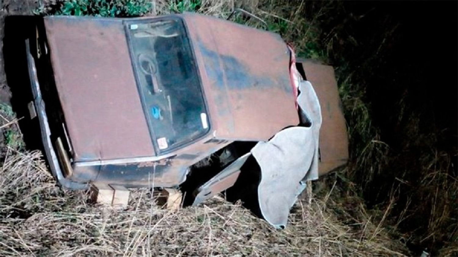 Murió un hombre al volcar su auto en la Ruta 51 entre Larroque y Urdinarrain