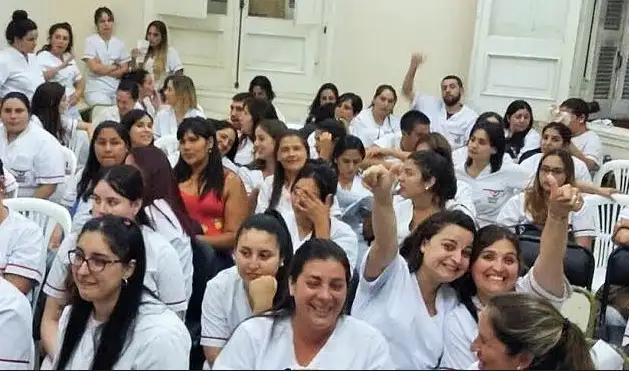 Alumnos de Enfermería de Gualeguaychú recibieron instrumental