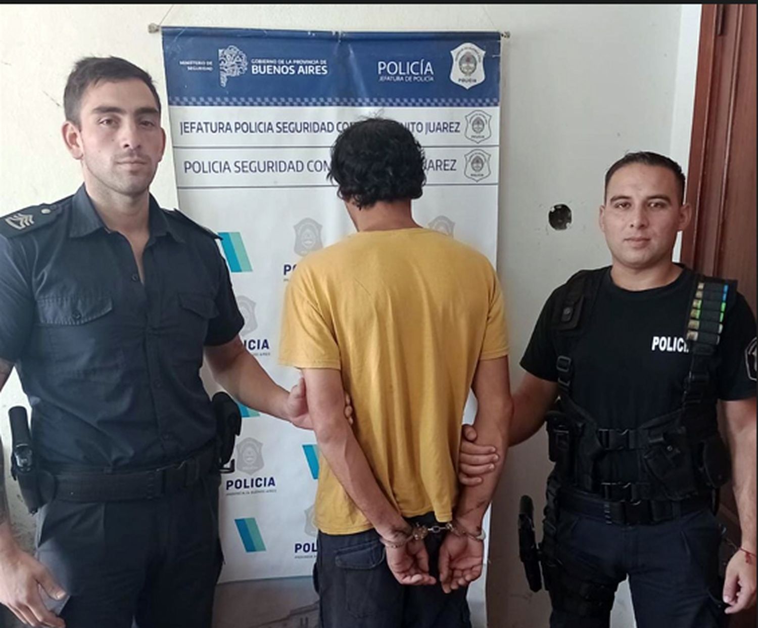 Arrestado. Ayer al mediodía el acusado de comercializar droga en la zona