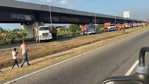 DESABASTECIMIENTO EN PUERTAS por escasez de gasoil, alerta ONG