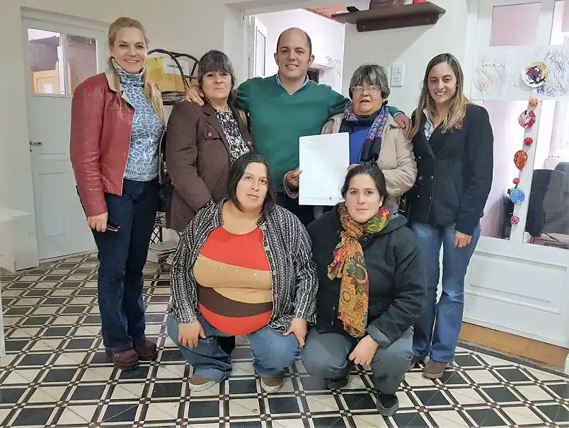 Avelino Zurro entregó subsidios a instituciones de General Villlegas