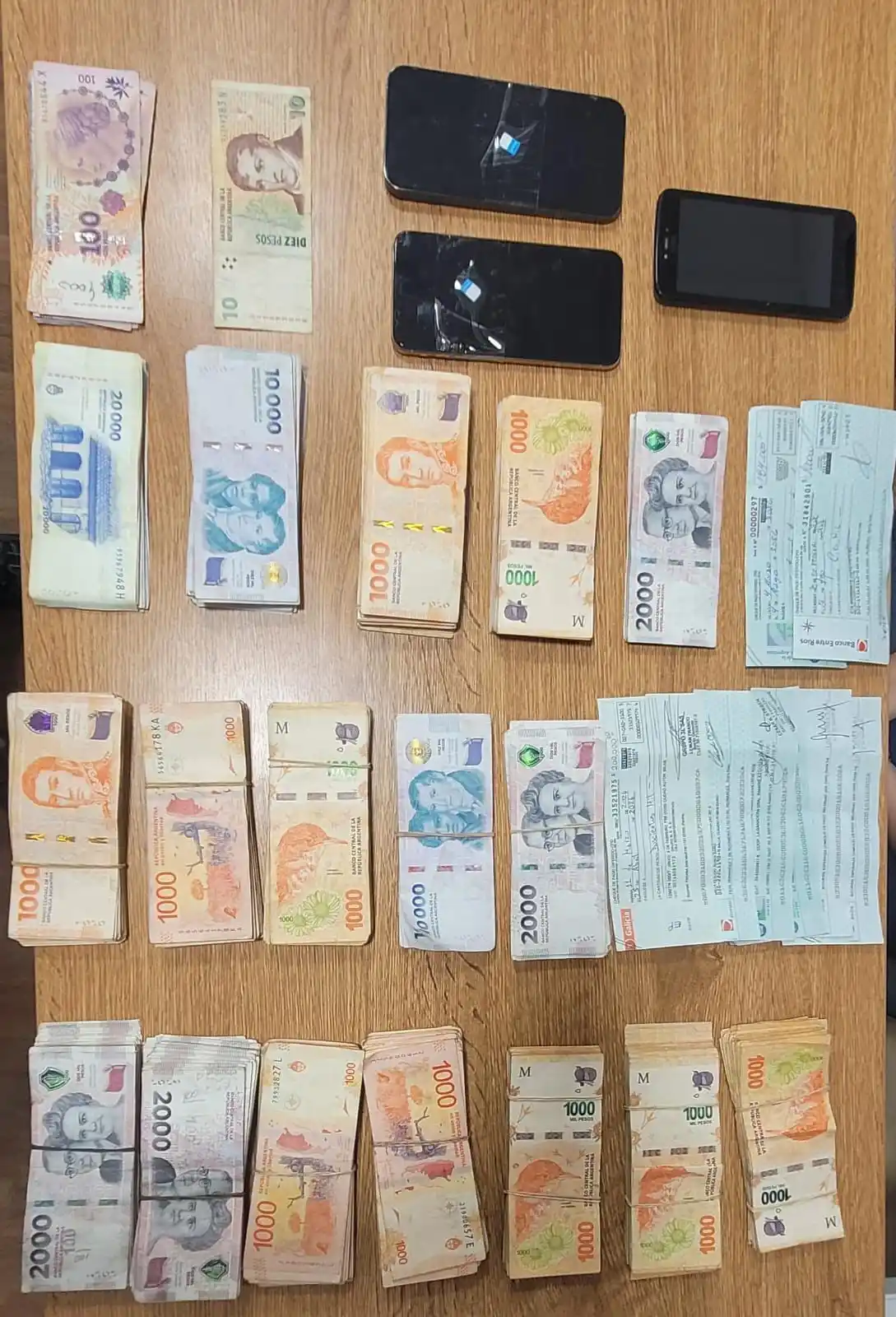 Dos detenidos en Crespo por una estafa bajo la modalidad “cuento del tío”