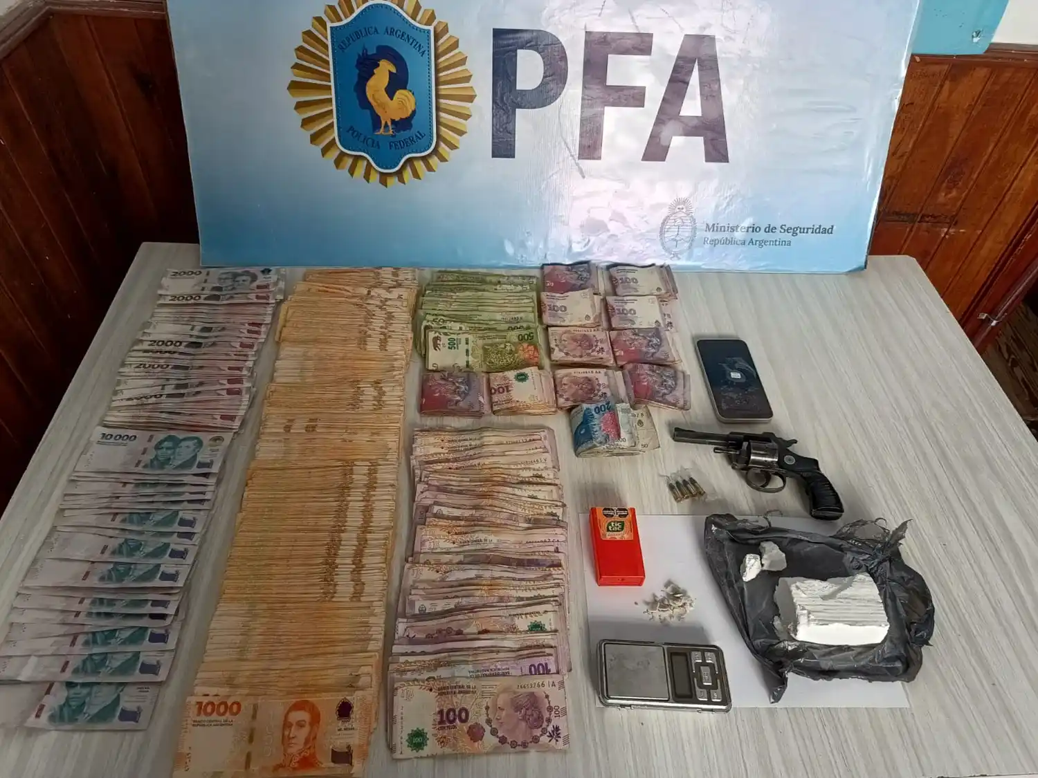 Detenido con tobillera en Marconi y Roca - 2