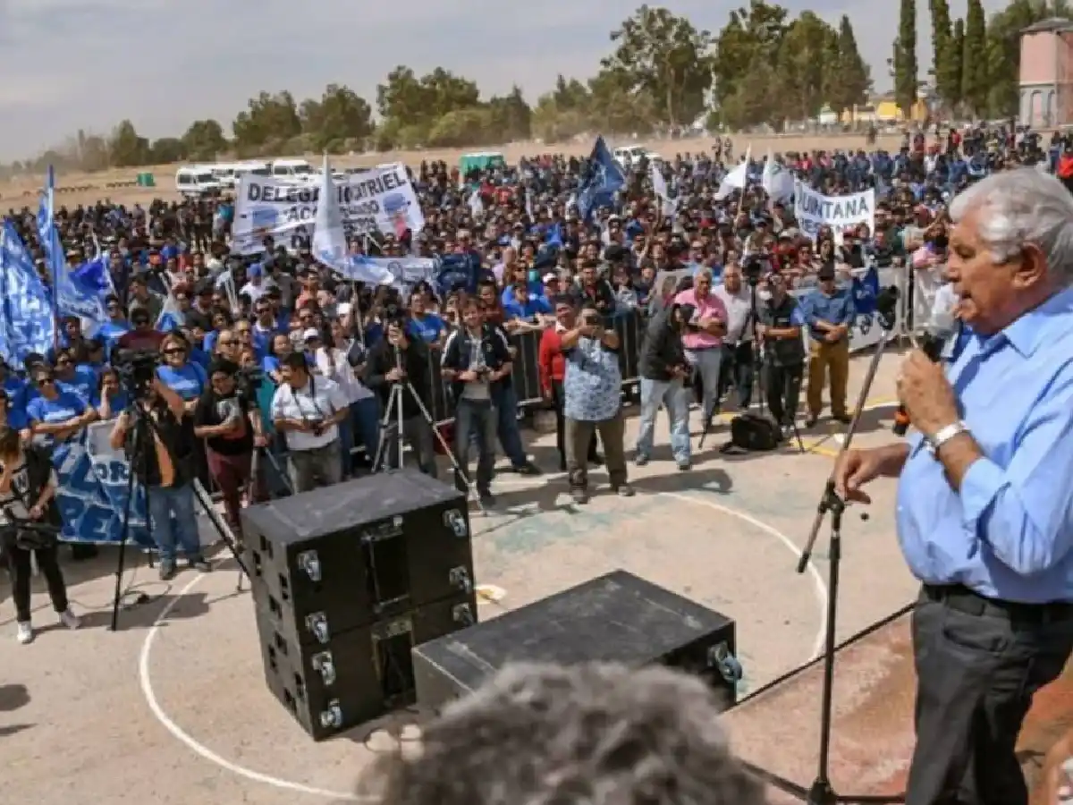 Petroleros firman paritaria de 30% con cláusulas de revisión