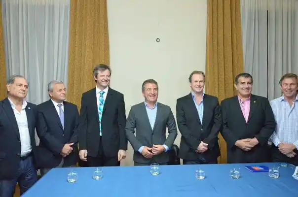 Urribarri logró su cometido: no habrá interna en el FPV