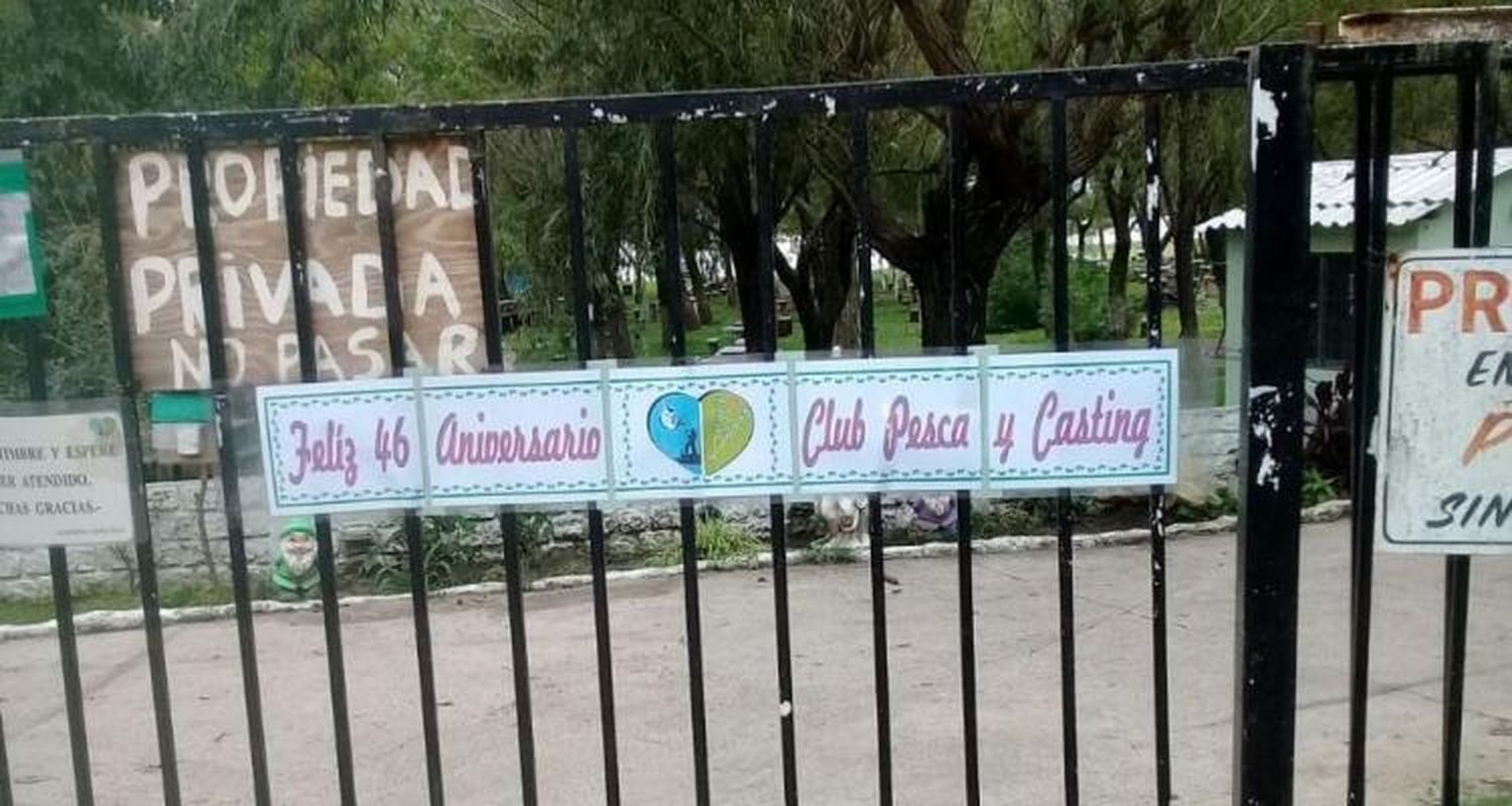 Pesca y Casting, clausurado y sin playa pública