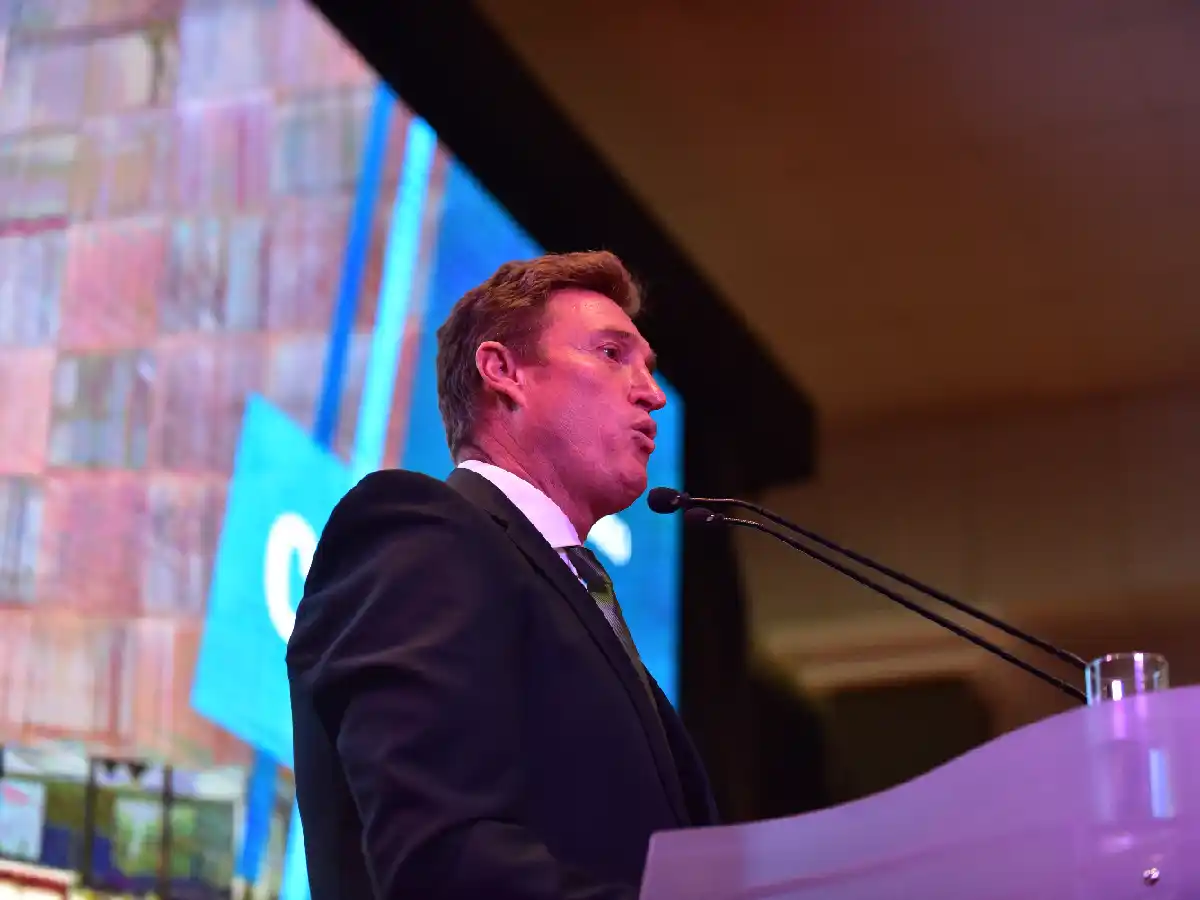 En un escenario atípico, García Aresca inaugura las sesiones ordinarias del Concejo 