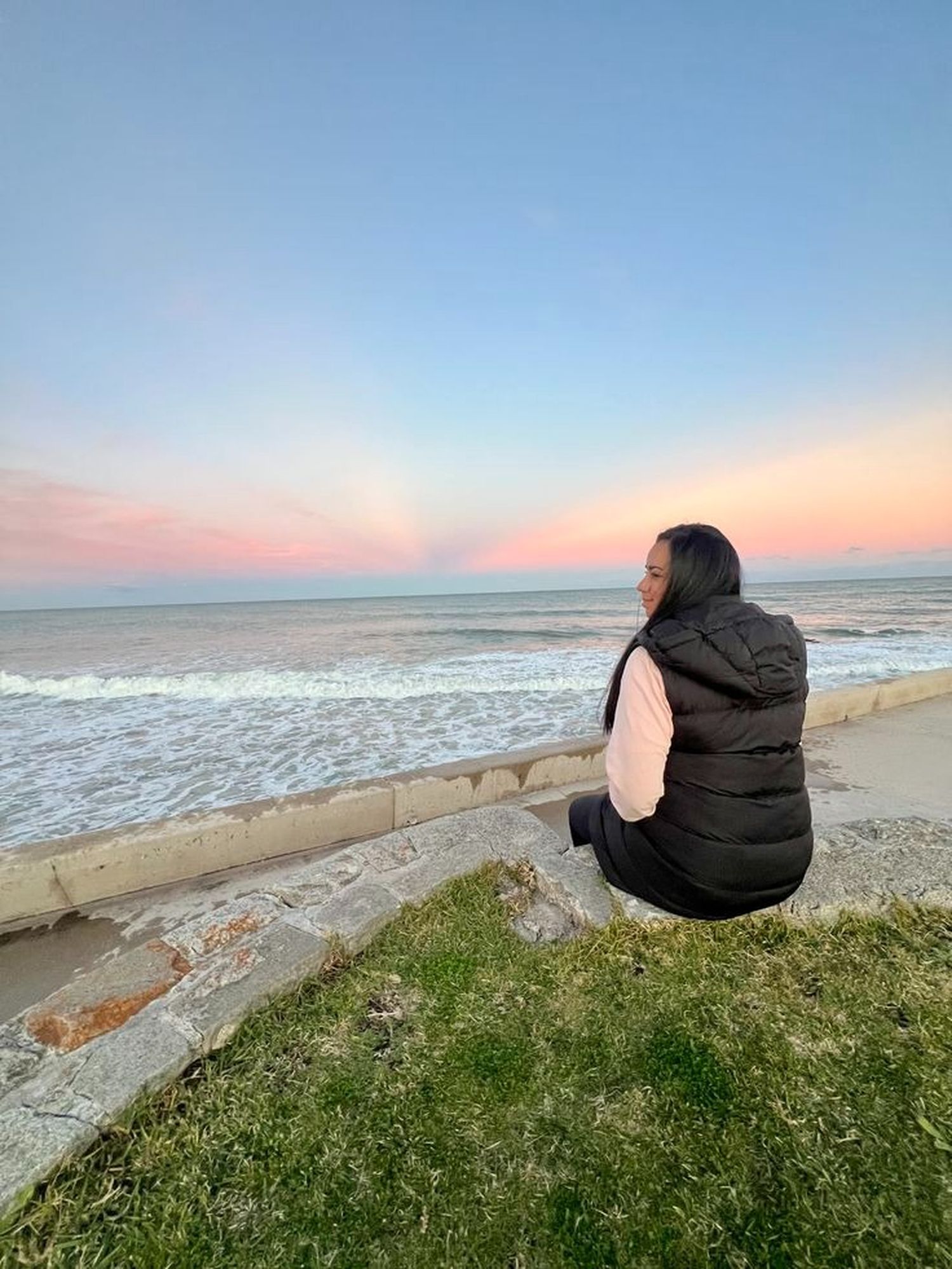 Viernes con un sol que asoma y un viento que cierra la jornada