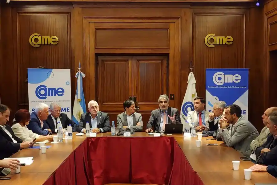 150 empresarios y dirigentes pyme de todo el país dialogaron con Cervantes sobre SIRA