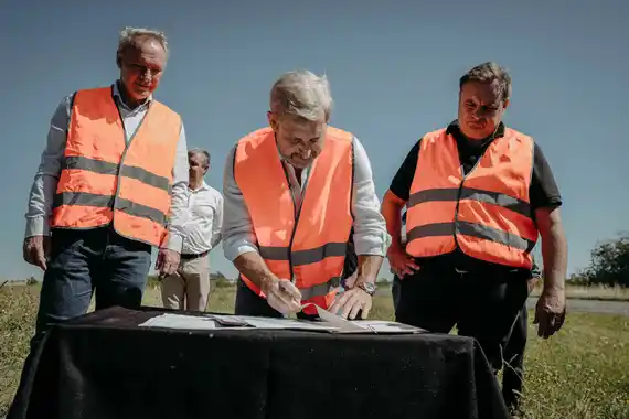 En la ruta 20, Frigerio dio inicio formal al plan de recuperación vial entrerriano