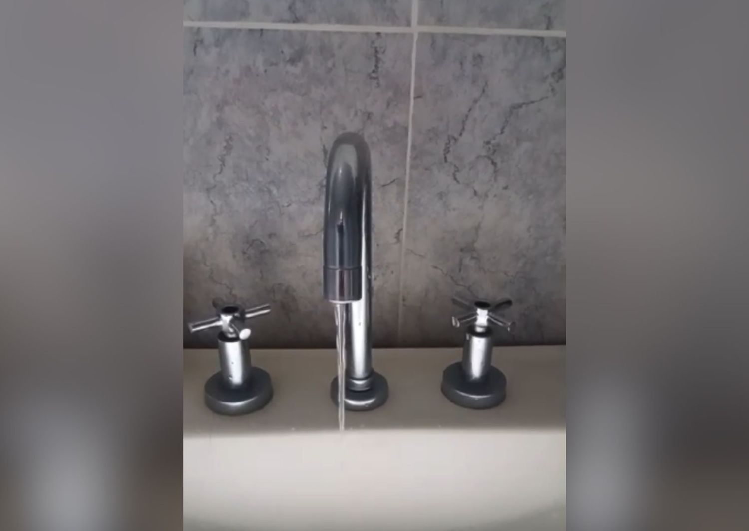 Reclamos por cortes de agua en Vuelta de Obligado