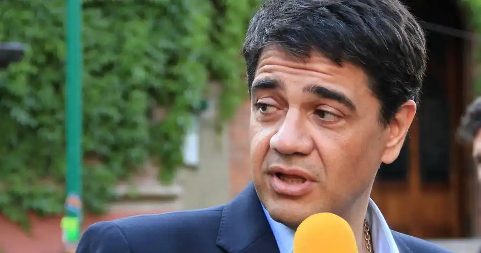 Se vence el mandato de Jorge Macri y en 2011 firmó un compromiso para no permanecer en el cargo más de 8 años