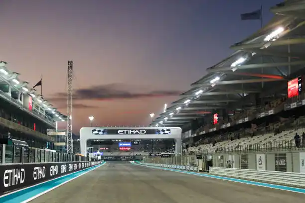 Comienza la actividad en Abu Dhabi