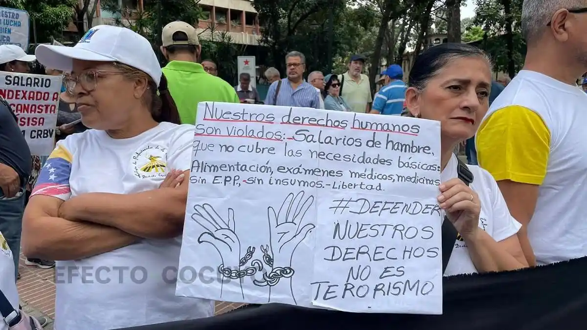 «VIVIR CON DIGNIDAD» ¿Es mucho pedir? Trabajadores protestan en la calle contra Maduro