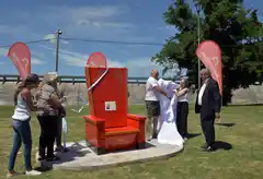 Durante 43 años fue el Papá Noel serrano: le rindieron merecido homenaje con un sillón colorado