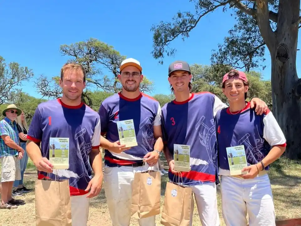 Los polistas sanfrancisqueños que consiguieron el triunfo en Las Varillas.