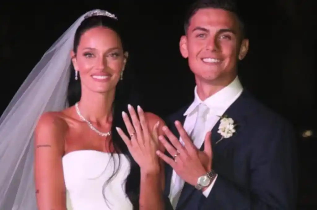 Los tatuajes temporales de la boda de Oriana Sabatini y Paulo Dybala (Foto: Captura X /@aerysgot)
