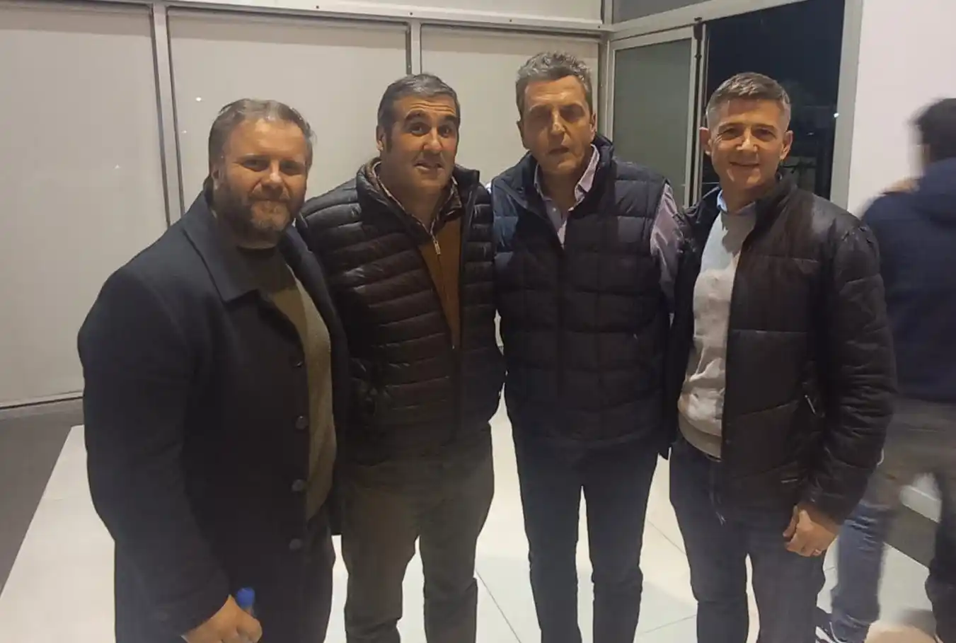 Valle, junto a Sergio Massa y Facundo Llano, durante el reciente congreso del Frente Renovador en Malvinas Argentinas.